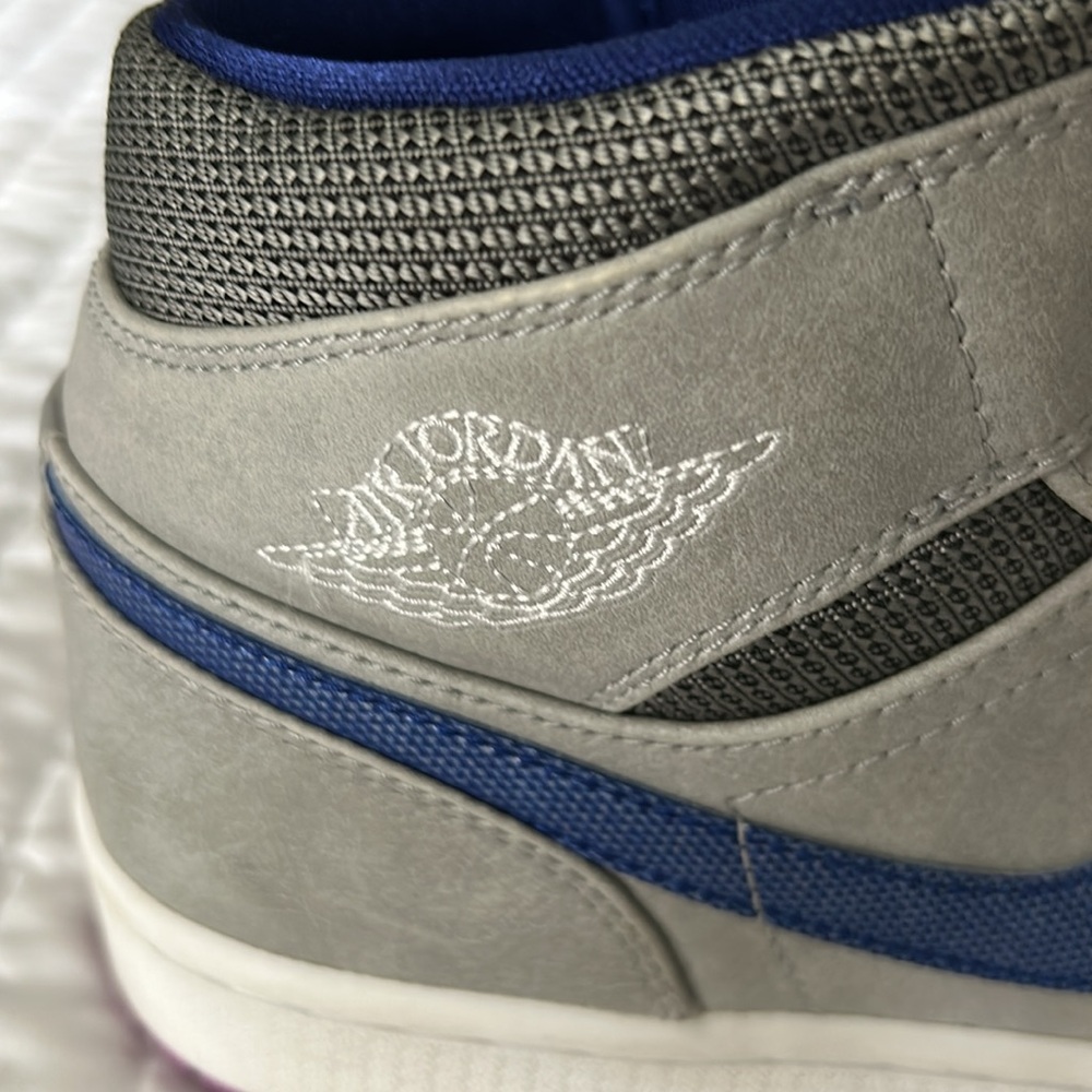 Nike Air Jordan 1 Mid Sneakers, Mens size 10 - Picture 10 of 14